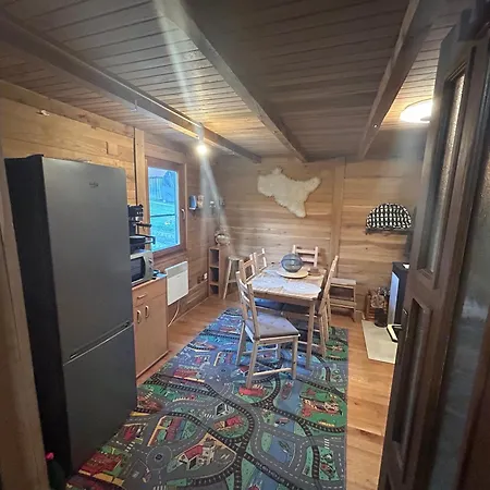 Vikendica Boki I Maki