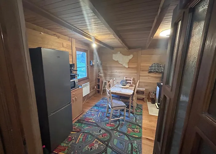 Vikendica Boki I Maki